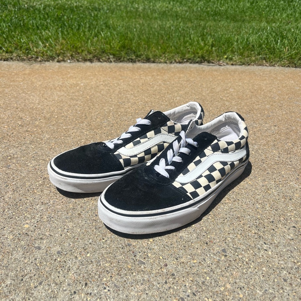 Women’s Checkered Vans size 8